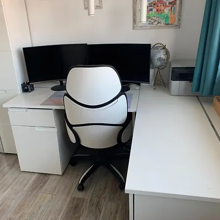 Апартаменты Seaview Young Family - семейство на черно море *