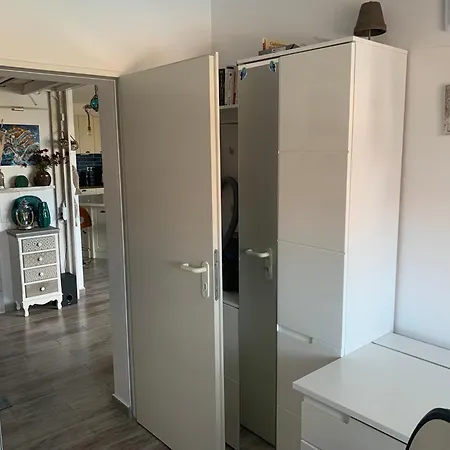 Sea View For Young Family Aheloy, Near Sunny Beach, With Balcony, Pool And Beach,почивка на плажа с балкон, гледка към морето, басейн в ахелой, близо до слънчев бряг شقة أهيلوي
