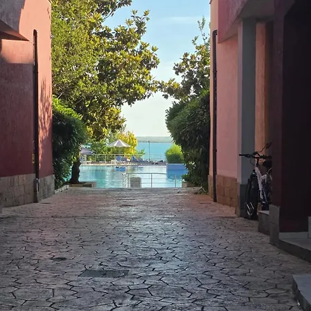 Sea View For Young Family Aheloy, Near Sunny Beach, With Balcony, Pool And Beach,почивка на плажа с балкон, гледка към морето, басейн в ахелой, близо до слънчев бряг أهيلوي