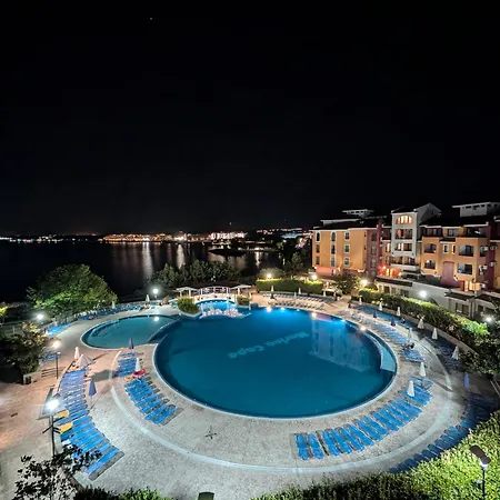 Sea View For Young Family Aheloy, Near Sunny Beach, With Balcony, Pool And Beach,почивка на плажа с балкон, гледка към морето, басейн в ахелой, близо до слънчев бряг Lejlighed