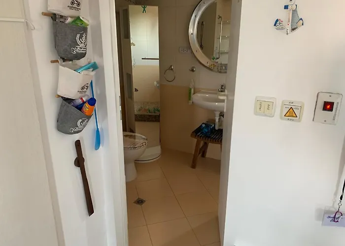 Seaview Young Family - семейство на черно море